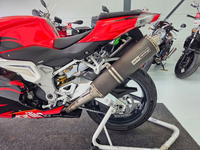 aprilia - rsv-1000-r