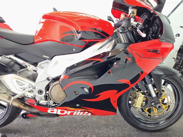 aprilia - rsv-1000-r
