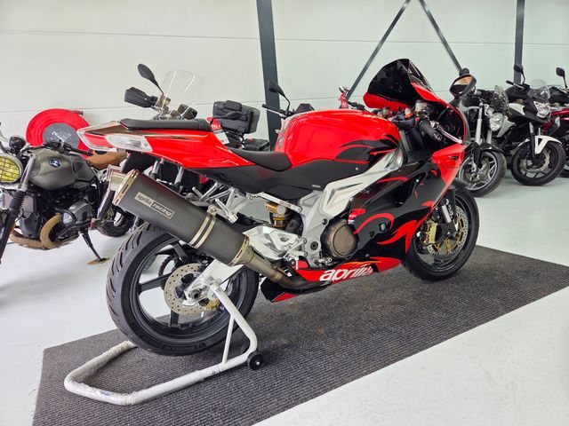 aprilia - rsv-1000-r