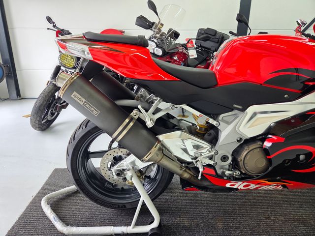 aprilia - rsv-1000-r