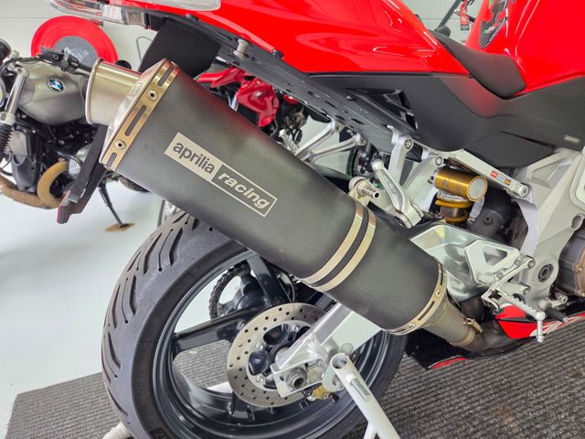 aprilia - rsv-1000-r