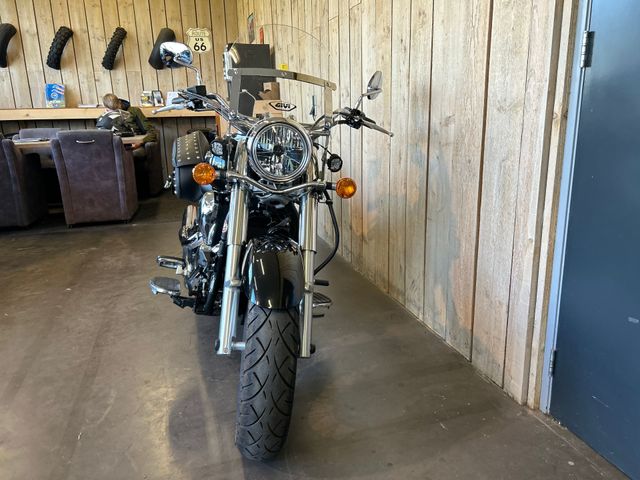 kawasaki - vn-900-classic