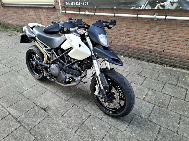 ducati - hypermotard-796
