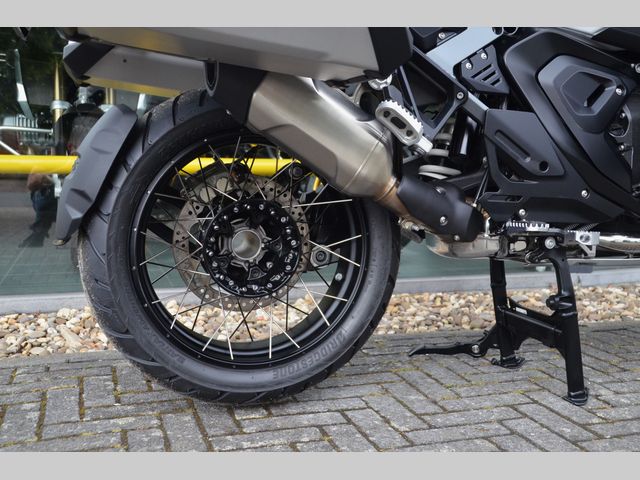 bmw - r-1300-gs-adventure-trophy