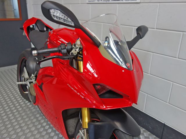 ducati - panigale-v4-s