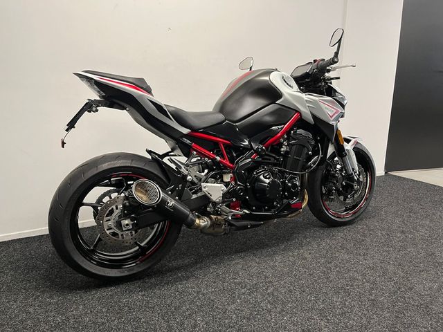 kawasaki - z900