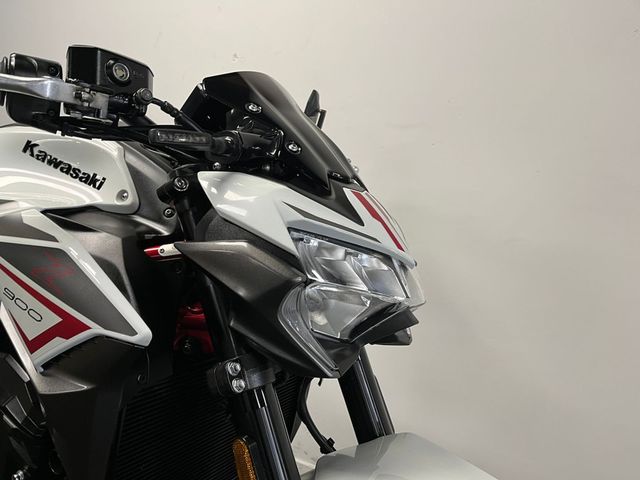 kawasaki - z900