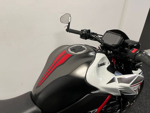kawasaki - z900
