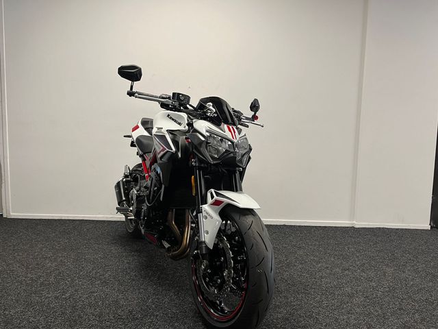 kawasaki - z900