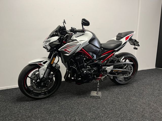 kawasaki - z900
