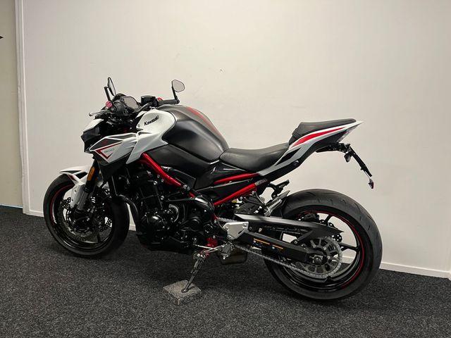 kawasaki - z900