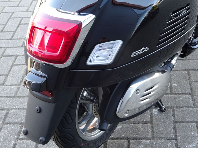vespa - gts-310