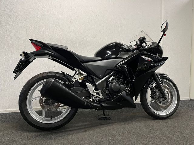 honda - cbr-250-r