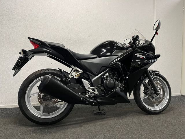 honda - cbr-250-r