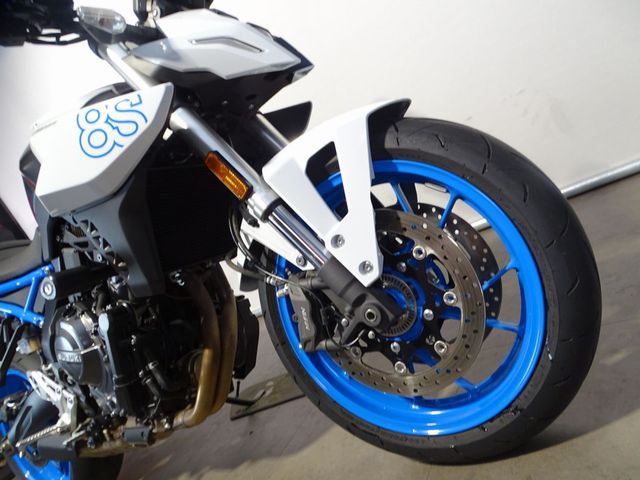 suzuki - gsx-8s