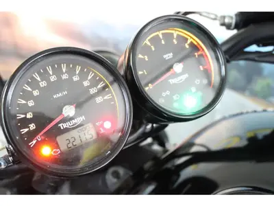 TRIUMPH ROCKET III – foto 4