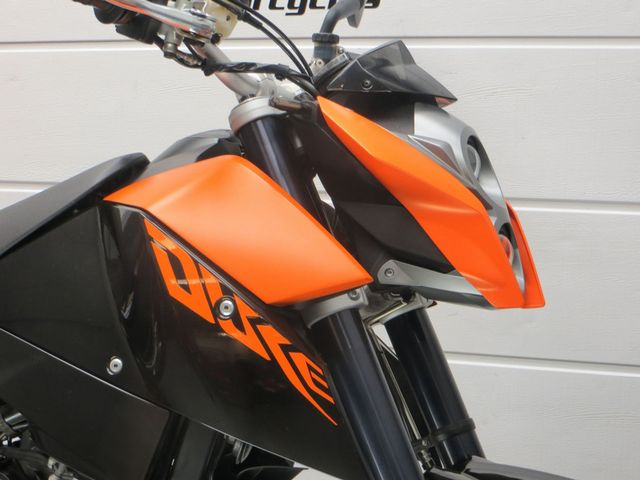 ktm - 690-duke