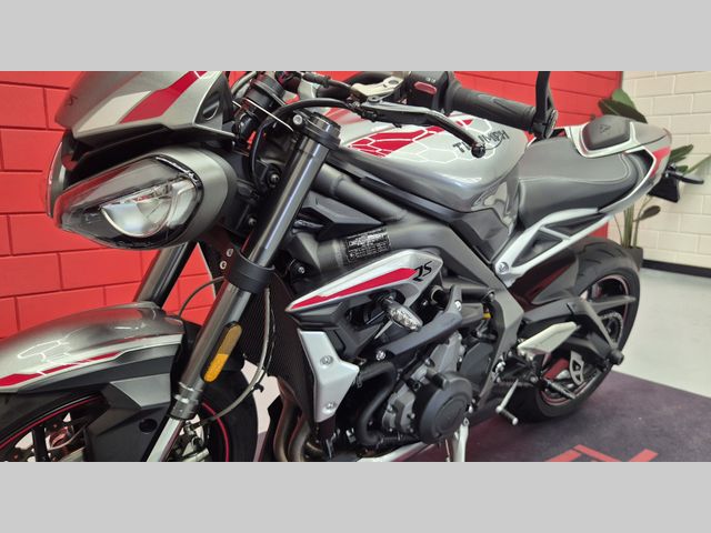 triumph - street-triple-rs