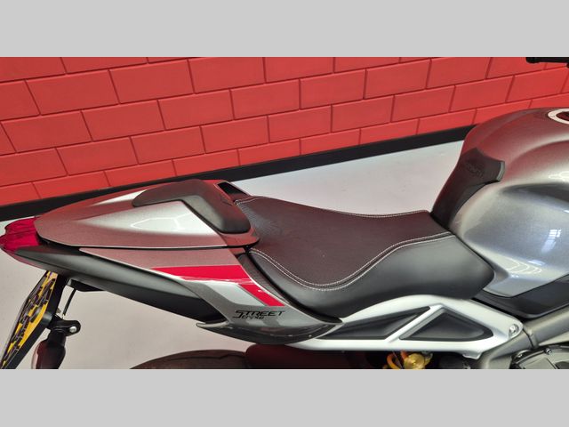 triumph - street-triple-rs