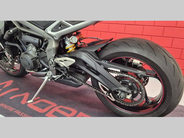 triumph - street-triple-rs