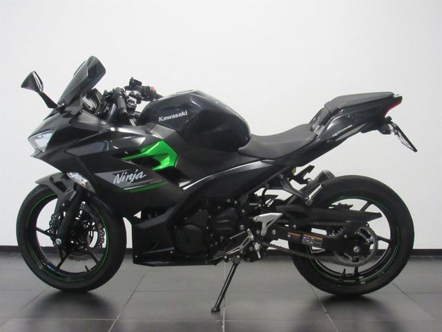 kawasaki - ninja-400