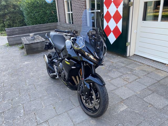 triumph - tiger-800-sport