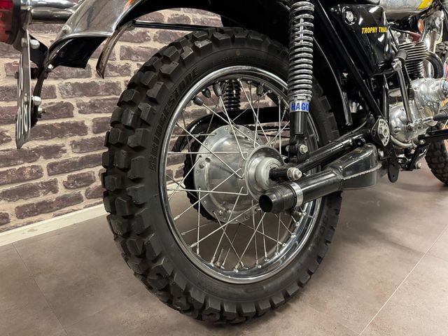 triumph - tr5-trophy