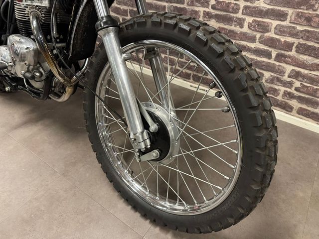 triumph - tr5-trophy