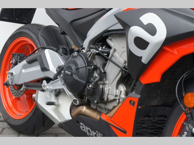 aprilia - tuono-660