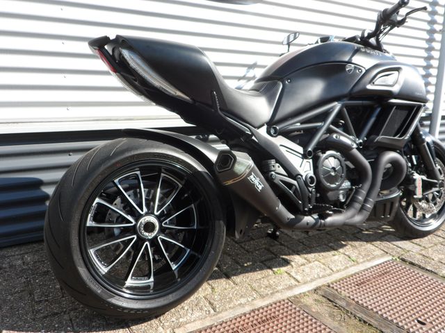 ducati - diavel-carbon