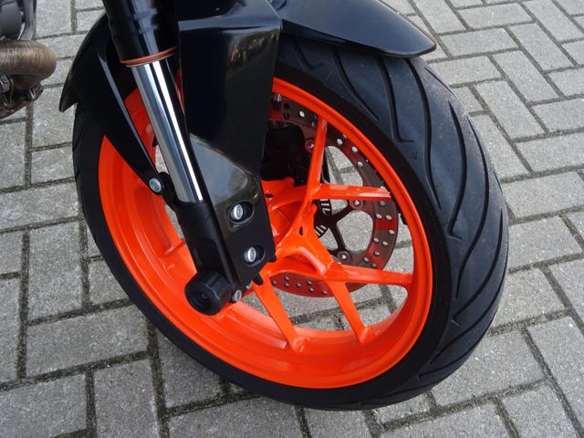 ktm - 690-duke-r