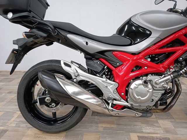 suzuki - sfv-650-gladius-abs
