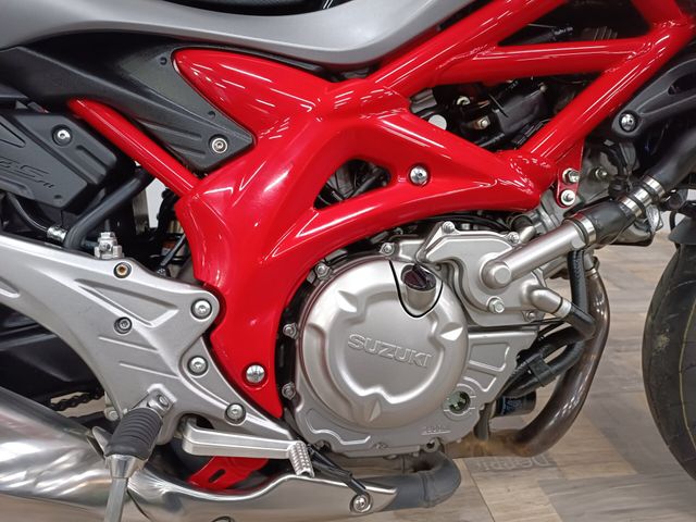 suzuki - sfv-650-gladius-abs
