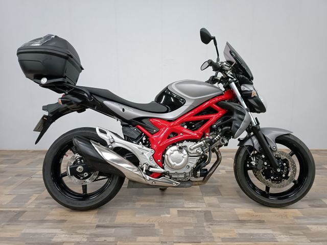 suzuki - sfv-650-gladius-abs