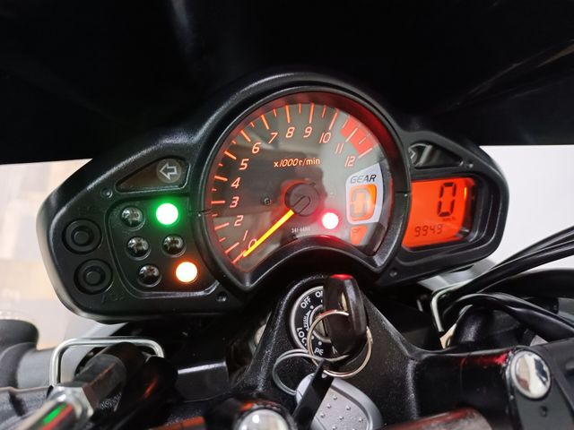 suzuki - sfv-650-gladius-abs