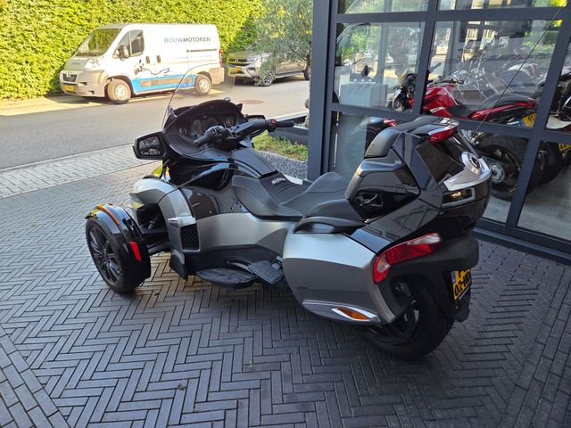 can-am - spyder-rt