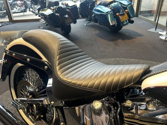 harley-davidson - softail-deluxe-flstni