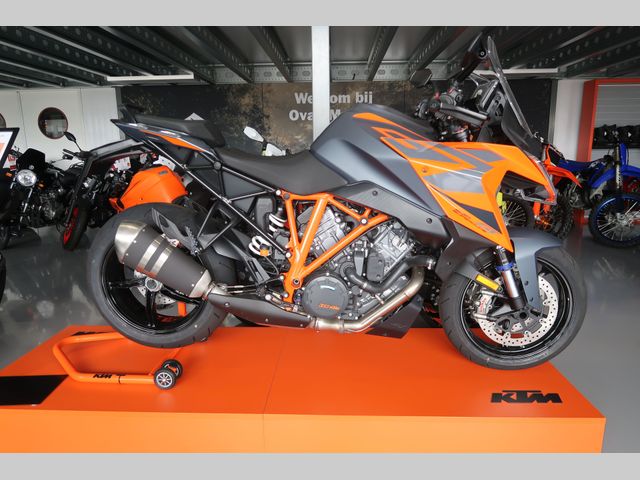 ktm - 1290-super-duke-gt
