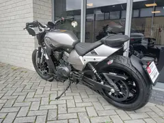 Benelli Leoncino Bobber 2026 nieuw – foto 6 van 11