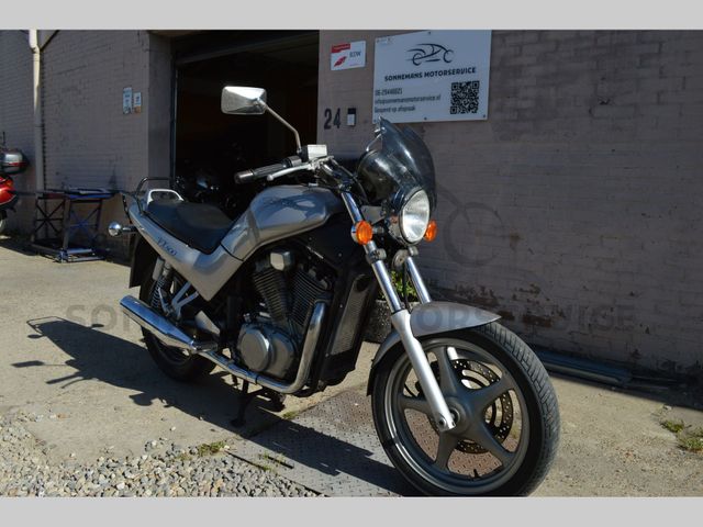 suzuki - vx-800-highlander