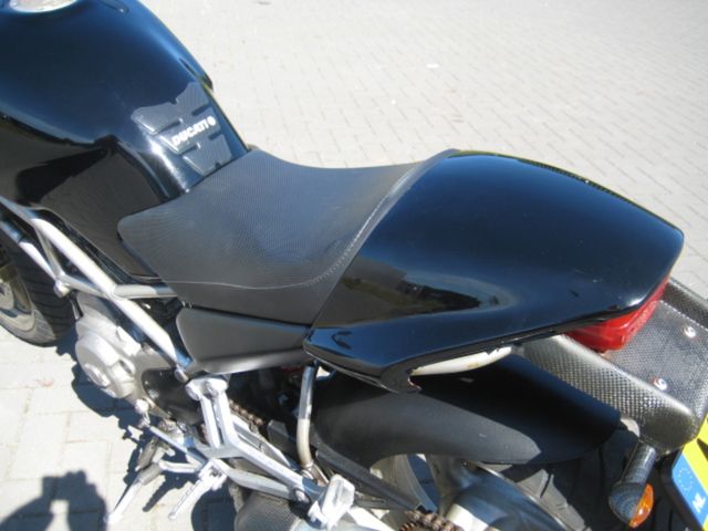 ducati - m-600-dark