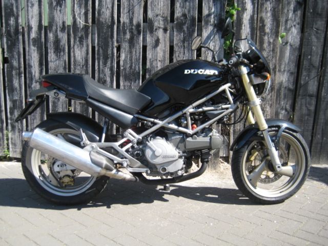 ducati - m-600-dark