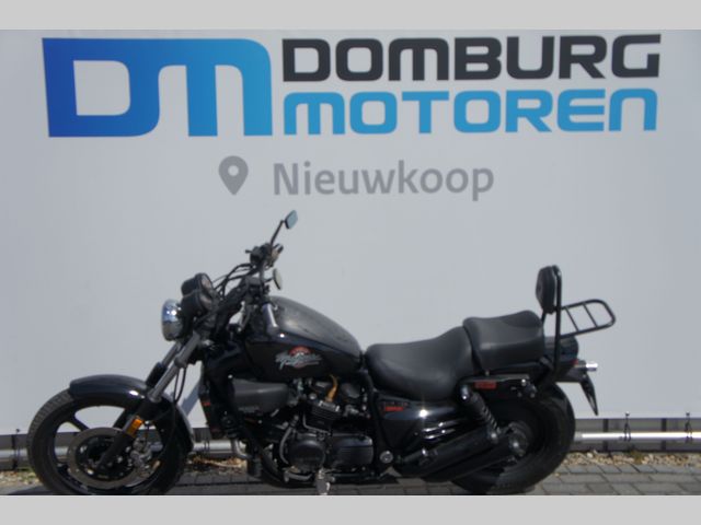 honda - vf-700-c-supermagna