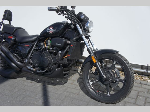 honda - vf-700-c-supermagna