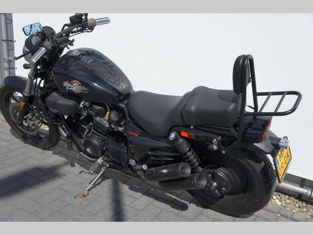 honda - vf-700-c-supermagna