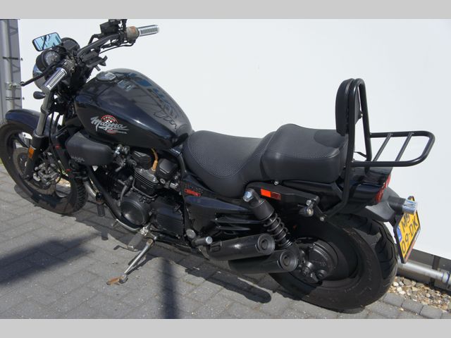 honda - vf-700-c-supermagna