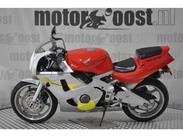 honda - cbr-400-rr
