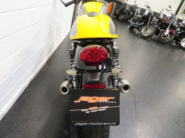 triumph - street-cup