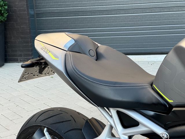 triumph - speed-triple-1200-rs
