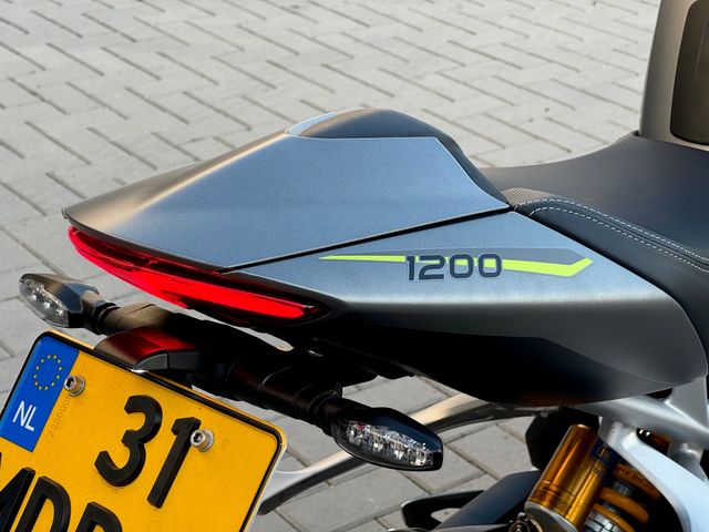 triumph - speed-triple-1200-rs